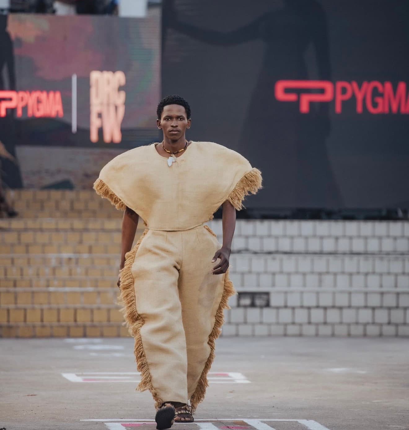 fashion_runway_essence